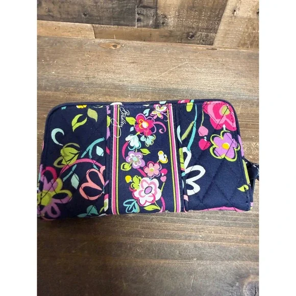 Vera Bradley Navy Blue Floral Quilted Cotton Zip Around Wallet Organizer - Picture 3 of 7